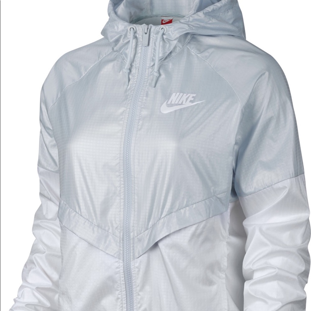 🌪Silver&White Women’s Windbreaker ✨PRICE IS FIRM